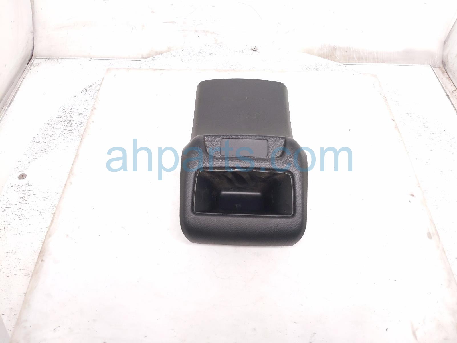 Honda REAR CONSOLE TRIM PANEL - BLK