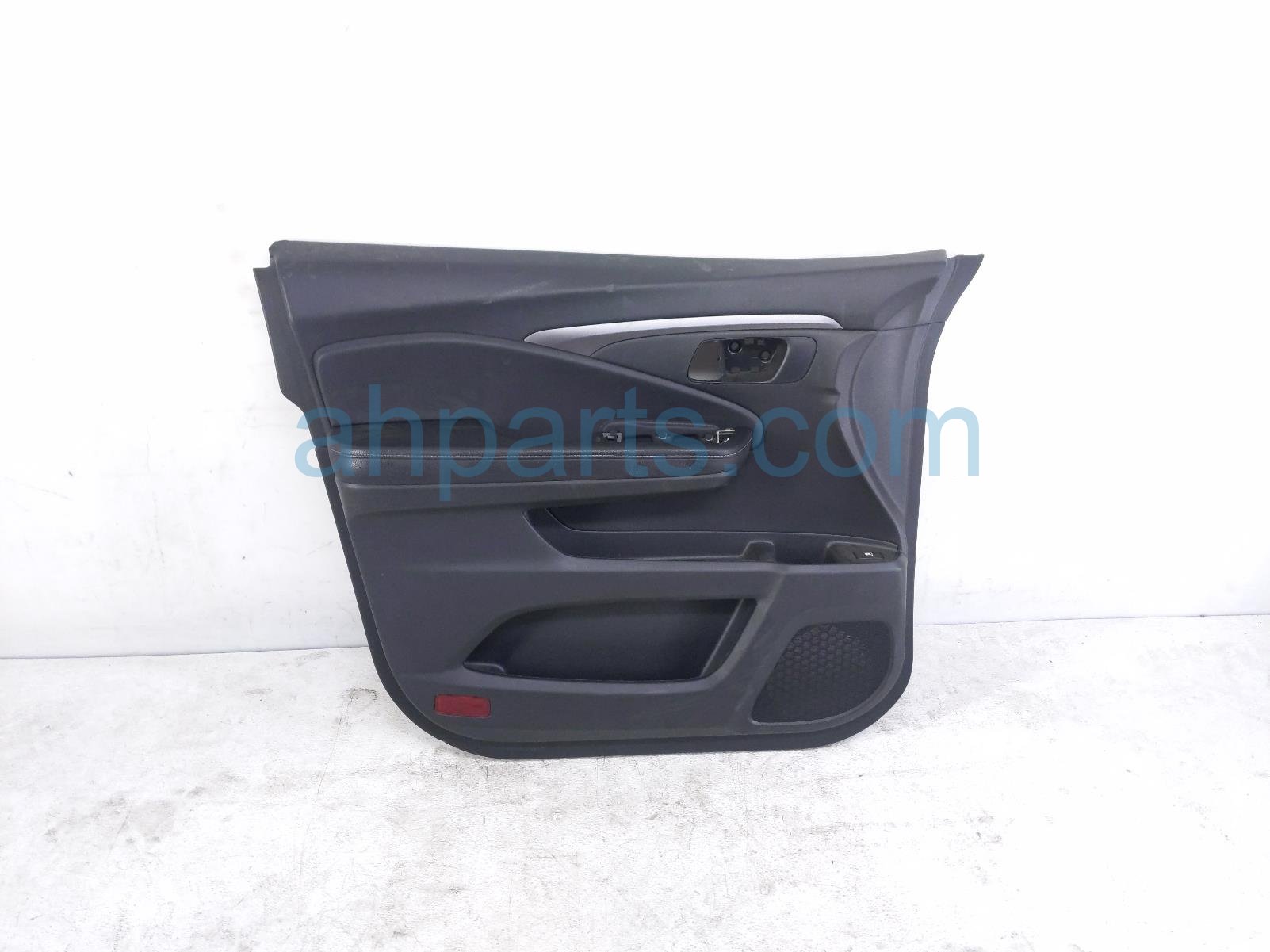 Honda FR/LH INTERIOR DOOR PANEL - BLACK