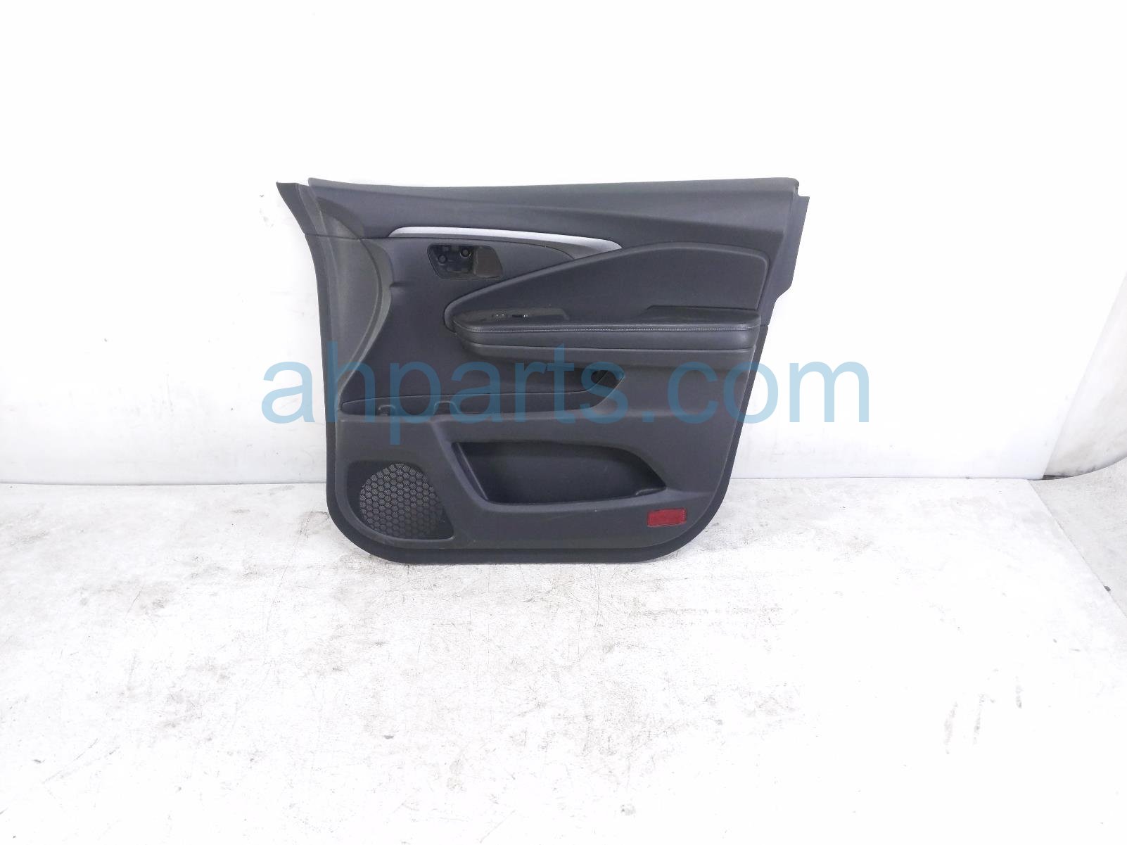 Honda FR/RH INTERIOR DOOR PANEL - BLACK