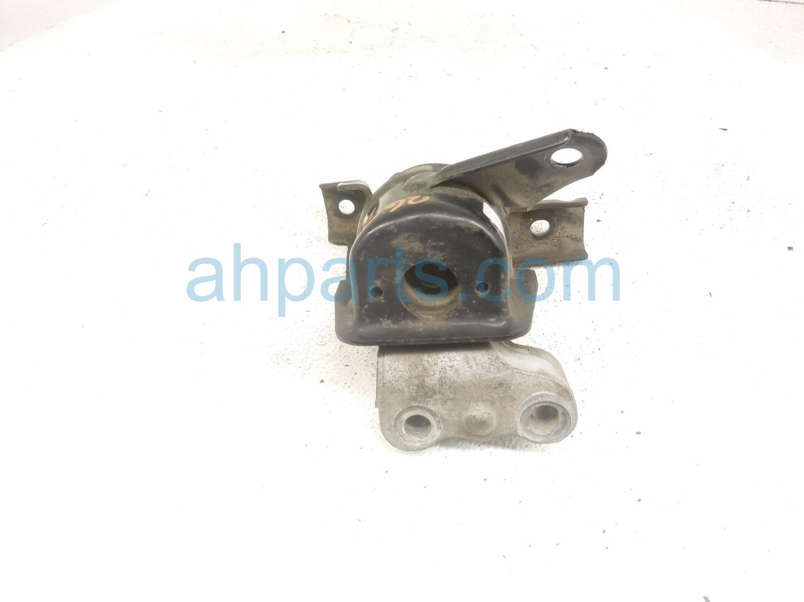 Toyota RH ENGINE SIDE MOUNT - L 1.8L