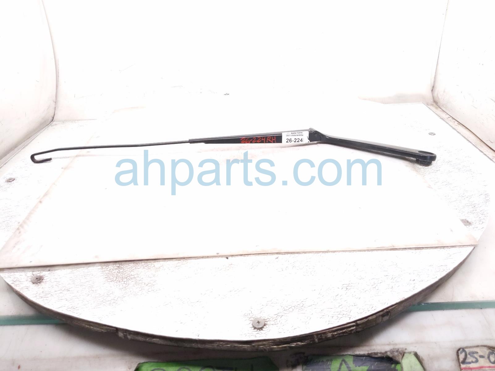2011 Porsche Panamera Passenger Windshield Wiper Arm 970 628 029 01 Replacement 2011 Porsche Panamera Passenger Windshield Wiper Arm 970 628 029 01 Replacement thumbnail