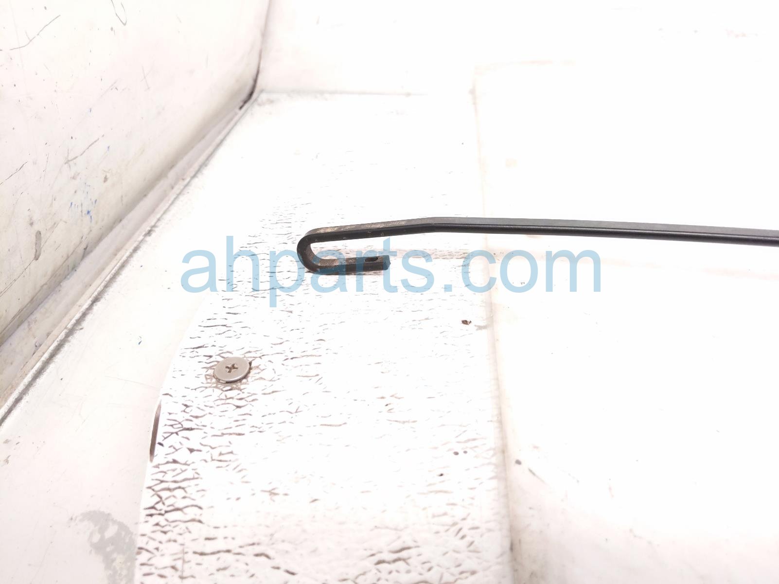 2011 Porsche Panamera Passenger Windshield Wiper Arm 970 628 029 01 Replacement 2011 Porsche Panamera Passenger Windshield Wiper Arm 970 628 029 01 Replacement thumbnail