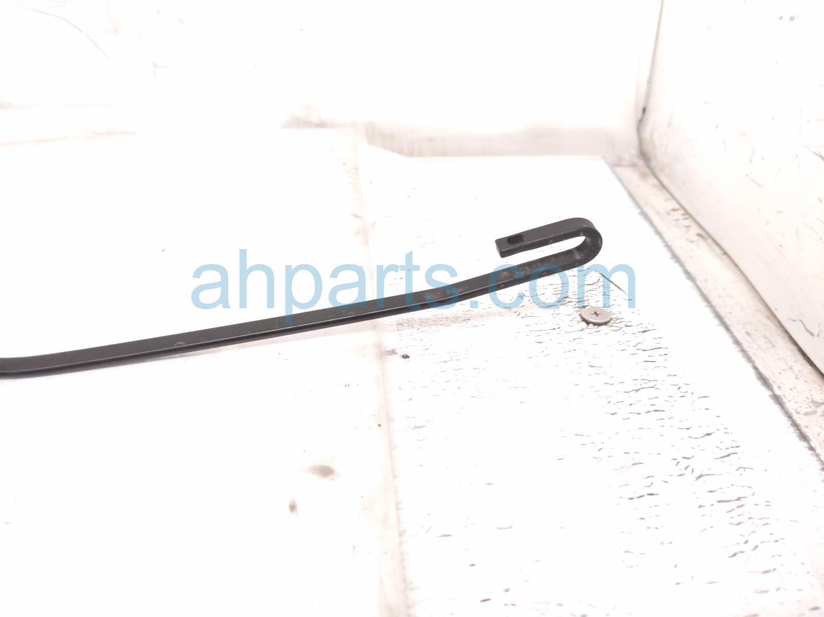 2011 Porsche Panamera Passenger Windshield Wiper Arm 970 628 029 01 Replacement 2011 Porsche Panamera Passenger Windshield Wiper Arm 970 628 029 01 Replacement thumbnail