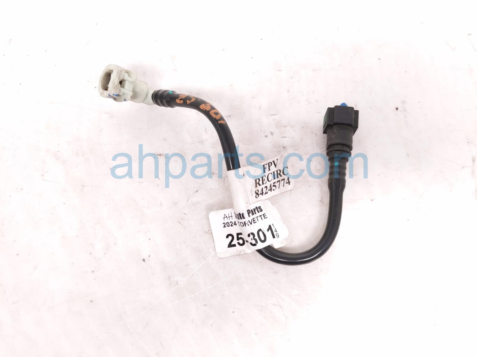 2024 Chevy Corvette Driver Fuel Tank Filler Evap Pipe 6.2l 84245774 Replacement 2024 Chevy Corvette Driver Fuel Tank Filler Evap Pipe 6.2l 84245774 Replacement thumbnail