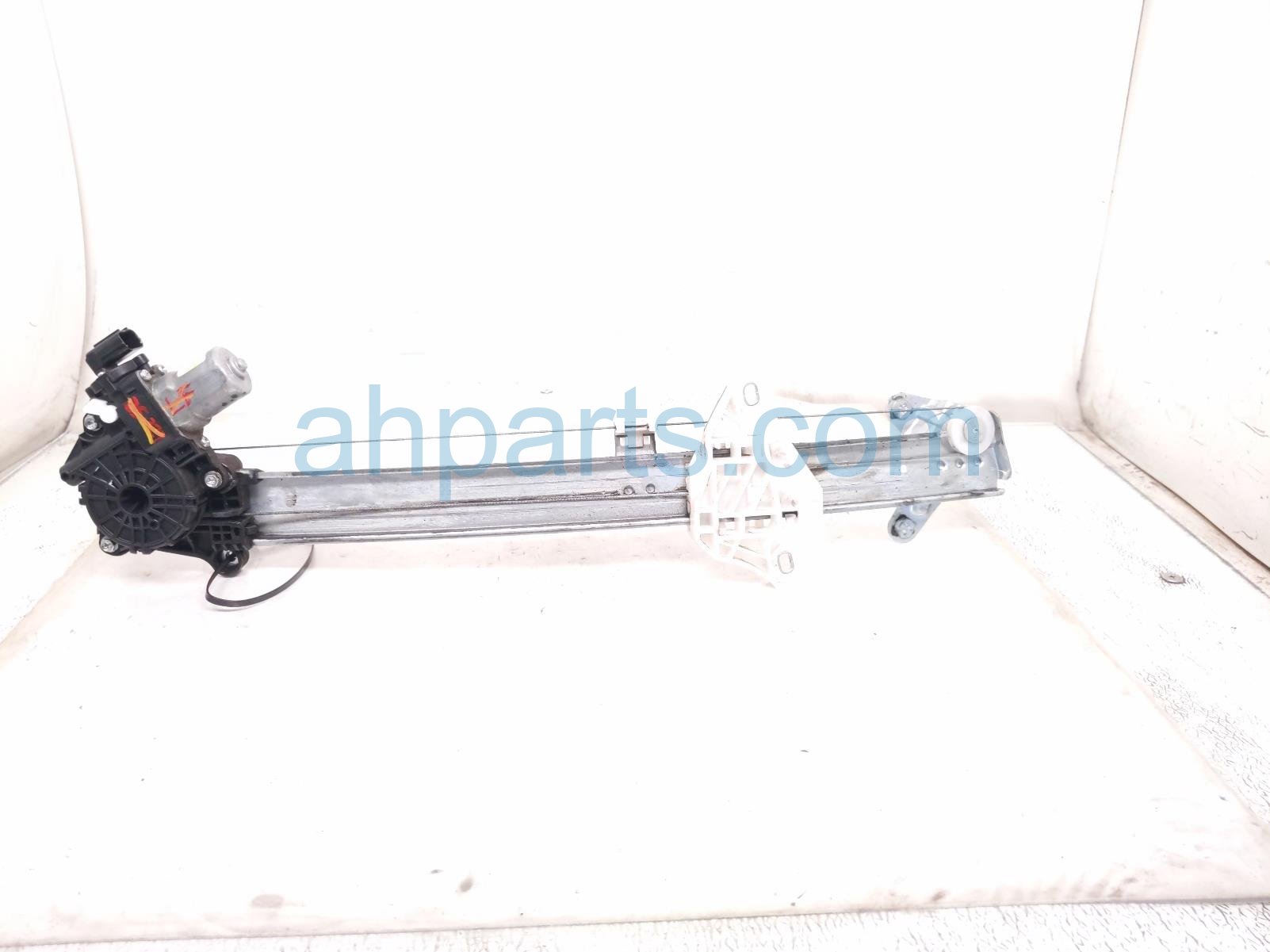 $125 Honda FR/LH WINDOW REGULATOR W/MOTOR ASSY