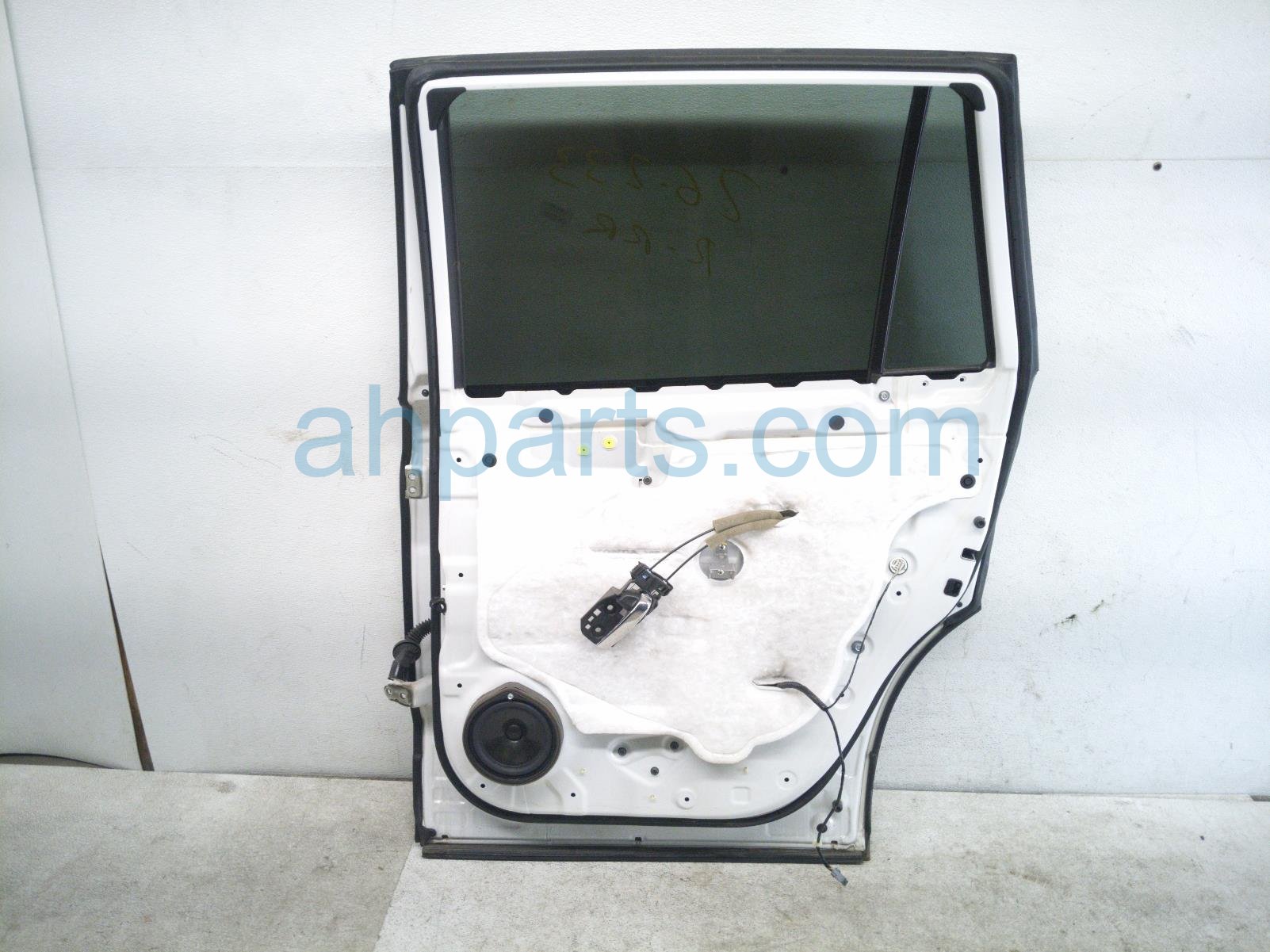 2020 Honda Pilot Rear Passenger Door White No Inside Trim* 67510 TG7 A01ZZ Replacement 2020 Honda Pilot Rear Passenger Door White No Inside Trim* 67510 TG7 A01ZZ Replacement thumbnail