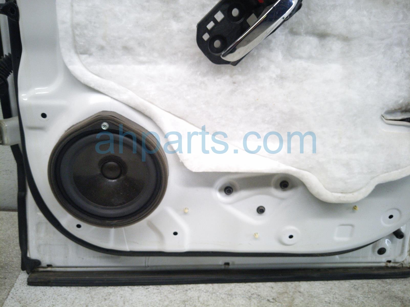 2020 Honda Pilot Rear Passenger Door White No Inside Trim* 67510 TG7 A01ZZ Replacement 2020 Honda Pilot Rear Passenger Door White No Inside Trim* 67510 TG7 A01ZZ Replacement thumbnail