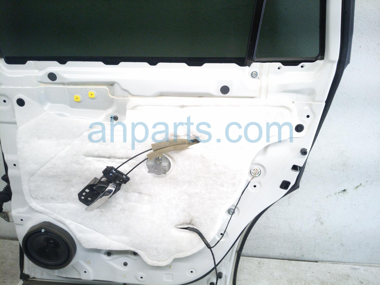2020 Honda Pilot Rear Passenger Door White No Inside Trim* 67510 TG7 A01ZZ Replacement 2020 Honda Pilot Rear Passenger Door White No Inside Trim* 67510 TG7 A01ZZ Replacement thumbnail