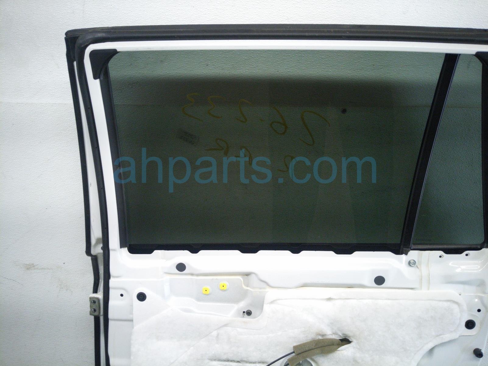 2020 Honda Pilot Rear Passenger Door White No Inside Trim* 67510 TG7 A01ZZ Replacement 2020 Honda Pilot Rear Passenger Door White No Inside Trim* 67510 TG7 A01ZZ Replacement thumbnail