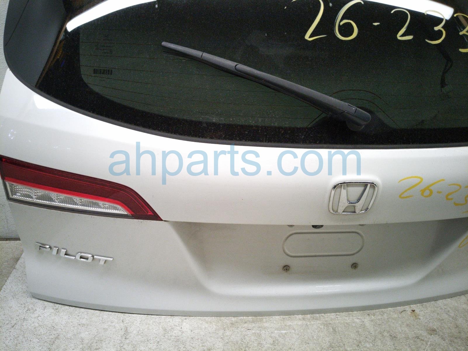 2020 Honda Pilot Deck Trunk Lid Lift Gate / Tail Gate White 68100 TG7 A11ZZ Replacement 2020 Honda Pilot Deck Trunk Lid Lift Gate / Tail Gate White 68100 TG7 A11ZZ Replacement thumbnail