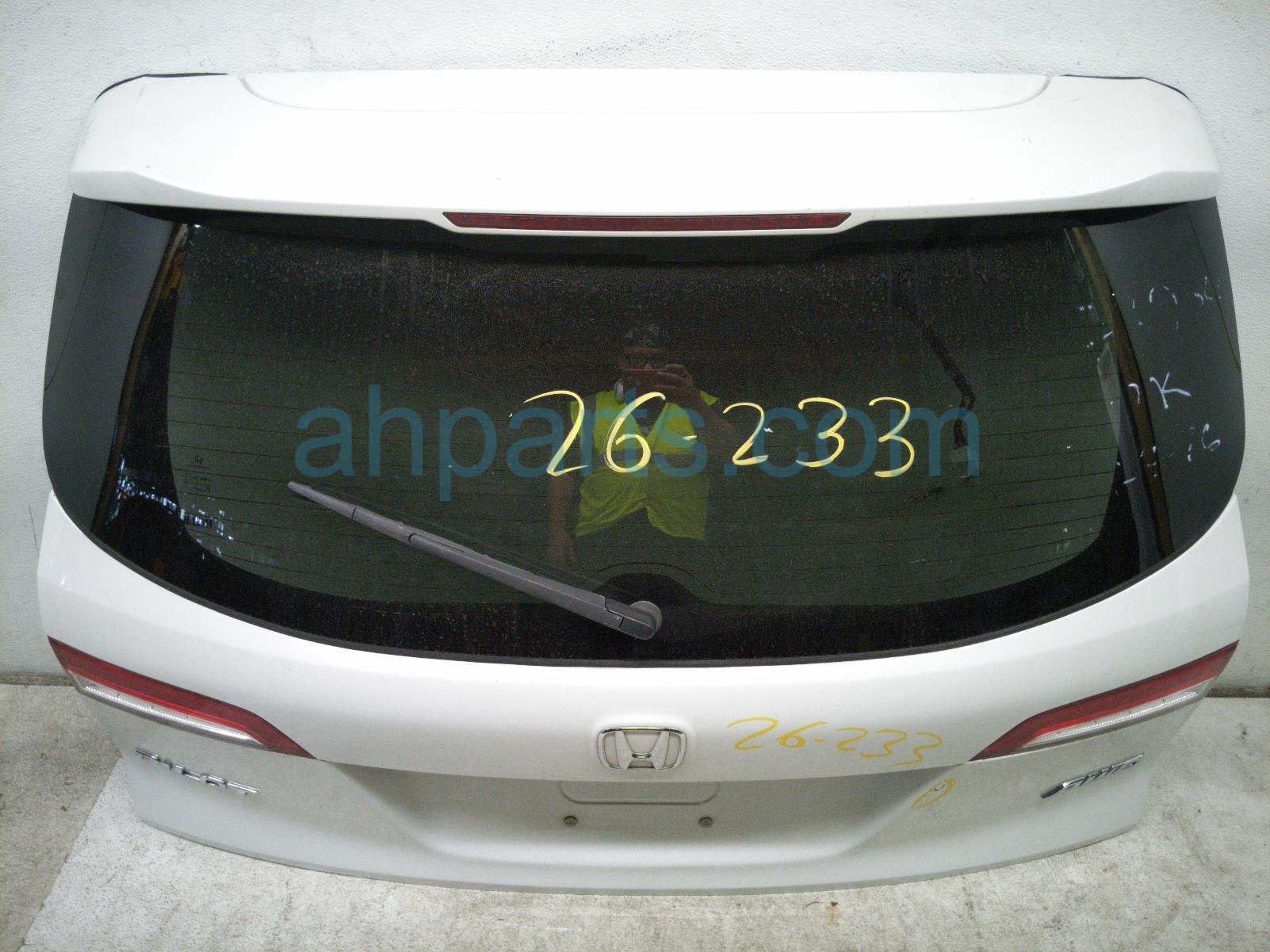 2020 Honda Pilot Deck Trunk Lid Lift Gate / Tail Gate White 68100 TG7 A11ZZ Replacement 2020 Honda Pilot Deck Trunk Lid Lift Gate / Tail Gate White 68100 TG7 A11ZZ Replacement thumbnail