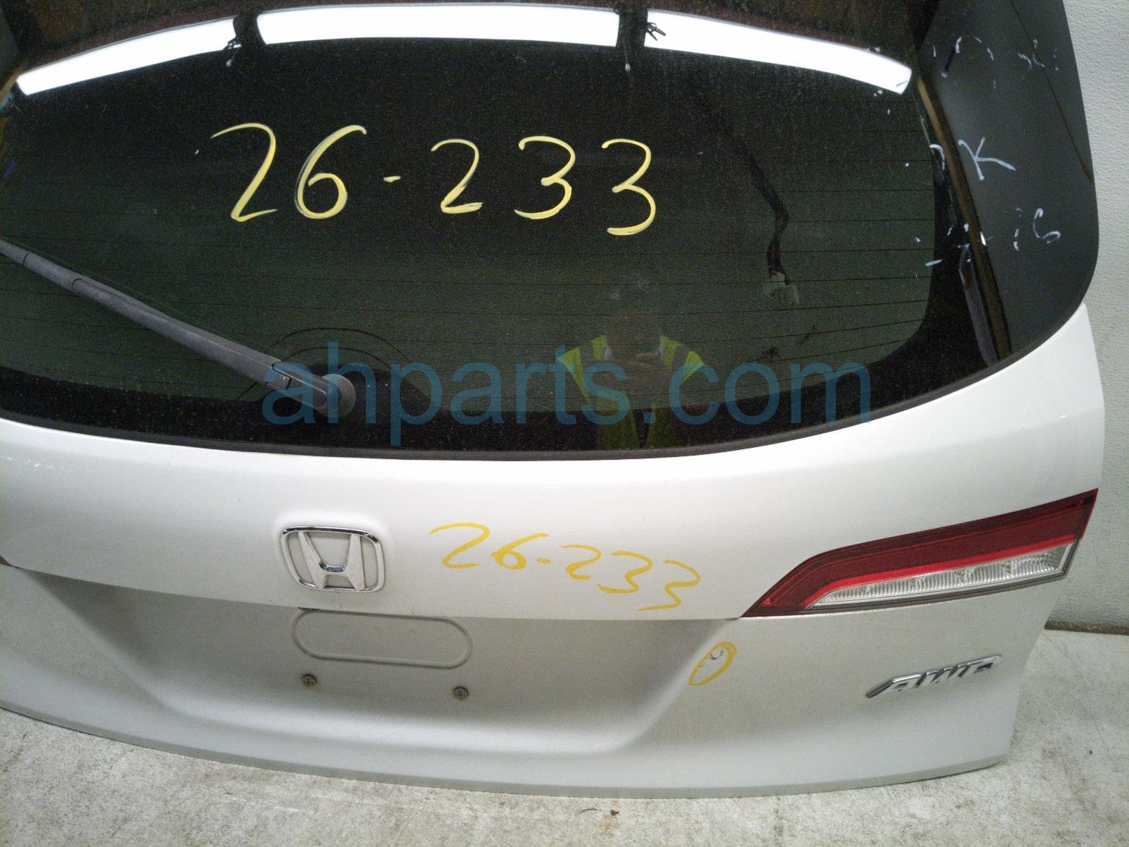 2020 Honda Pilot Deck Trunk Lid Lift Gate / Tail Gate White 68100 TG7 A11ZZ Replacement 2020 Honda Pilot Deck Trunk Lid Lift Gate / Tail Gate White 68100 TG7 A11ZZ Replacement thumbnail
