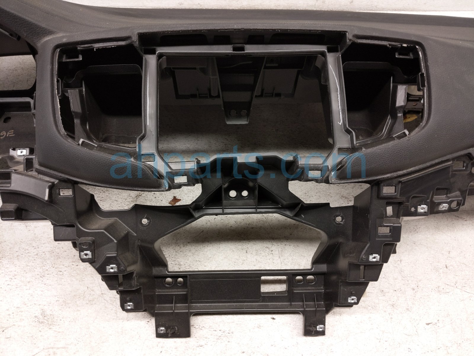 2020 Honda Pilot Dashboard W/ Airbag 77100 TG7 A02ZA Replacement 2020 Honda Pilot Dashboard W/ Airbag 77100 TG7 A02ZA Replacement thumbnail