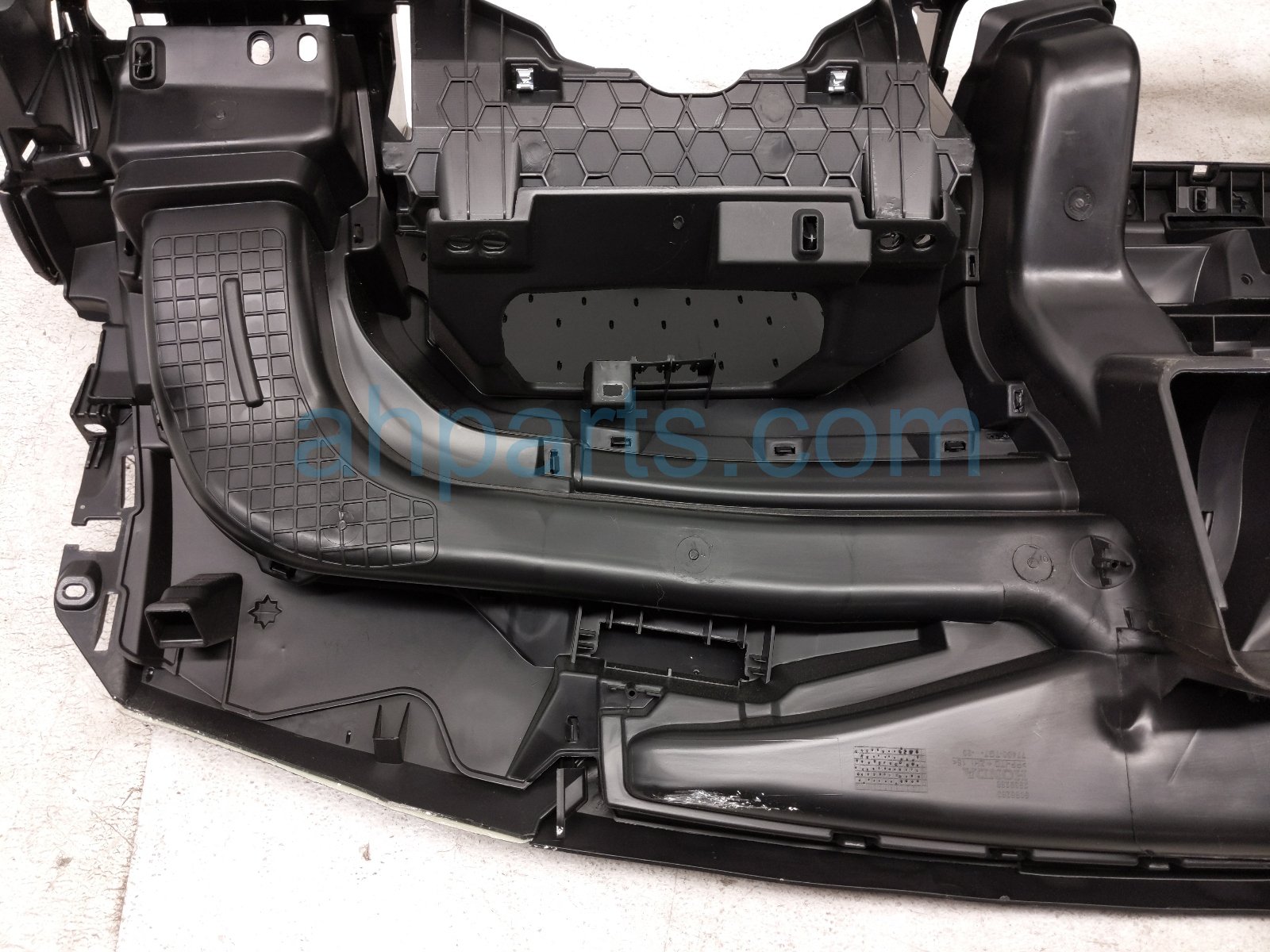 2020 Honda Pilot Dashboard W/ Airbag 77100 TG7 A02ZA Replacement 2020 Honda Pilot Dashboard W/ Airbag 77100 TG7 A02ZA Replacement thumbnail