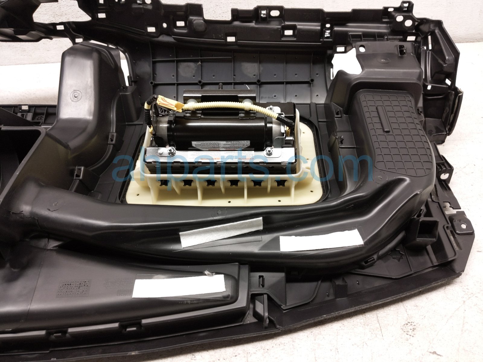 2020 Honda Pilot Dashboard W/ Airbag 77100 TG7 A02ZA Replacement 2020 Honda Pilot Dashboard W/ Airbag 77100 TG7 A02ZA Replacement thumbnail