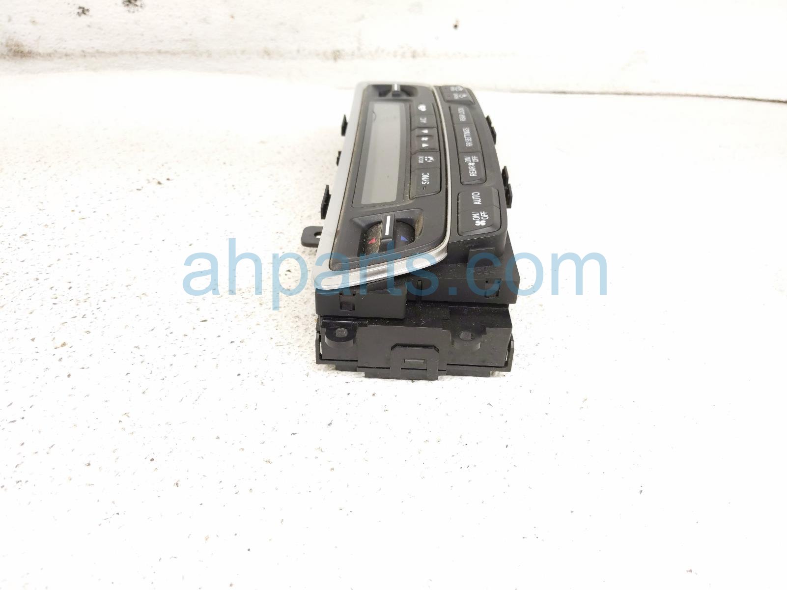 2020 Honda Pilot Temperature Climate Heater/ac Control(on Dash) 79600 TG7 A93 Replacement 2020 Honda Pilot Temperature Climate Heater/ac Control(on Dash) 79600 TG7 A93 Replacement thumbnail