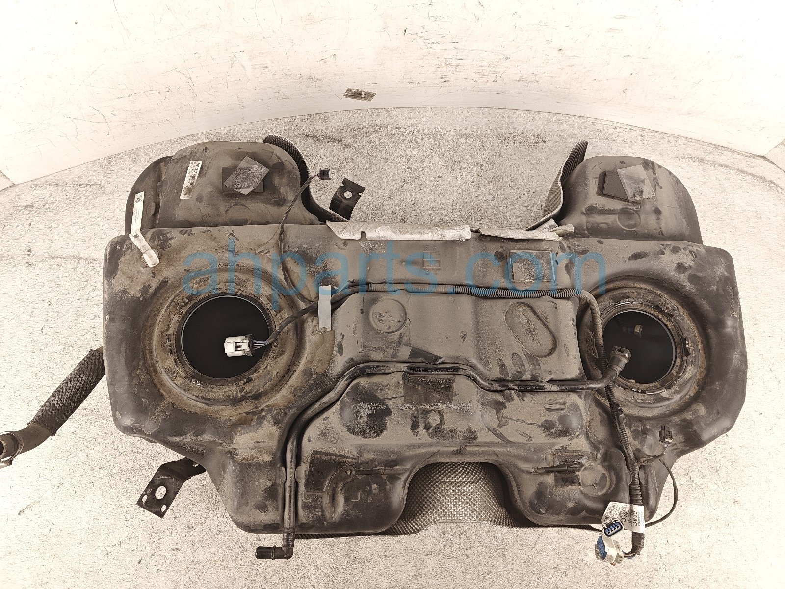 2024 Jeep Grand Cherokee Gas / Fuel Tank 68538080AD Replacement 2024 Jeep Grand Cherokee Gas / Fuel Tank 68538080AD Replacement thumbnail