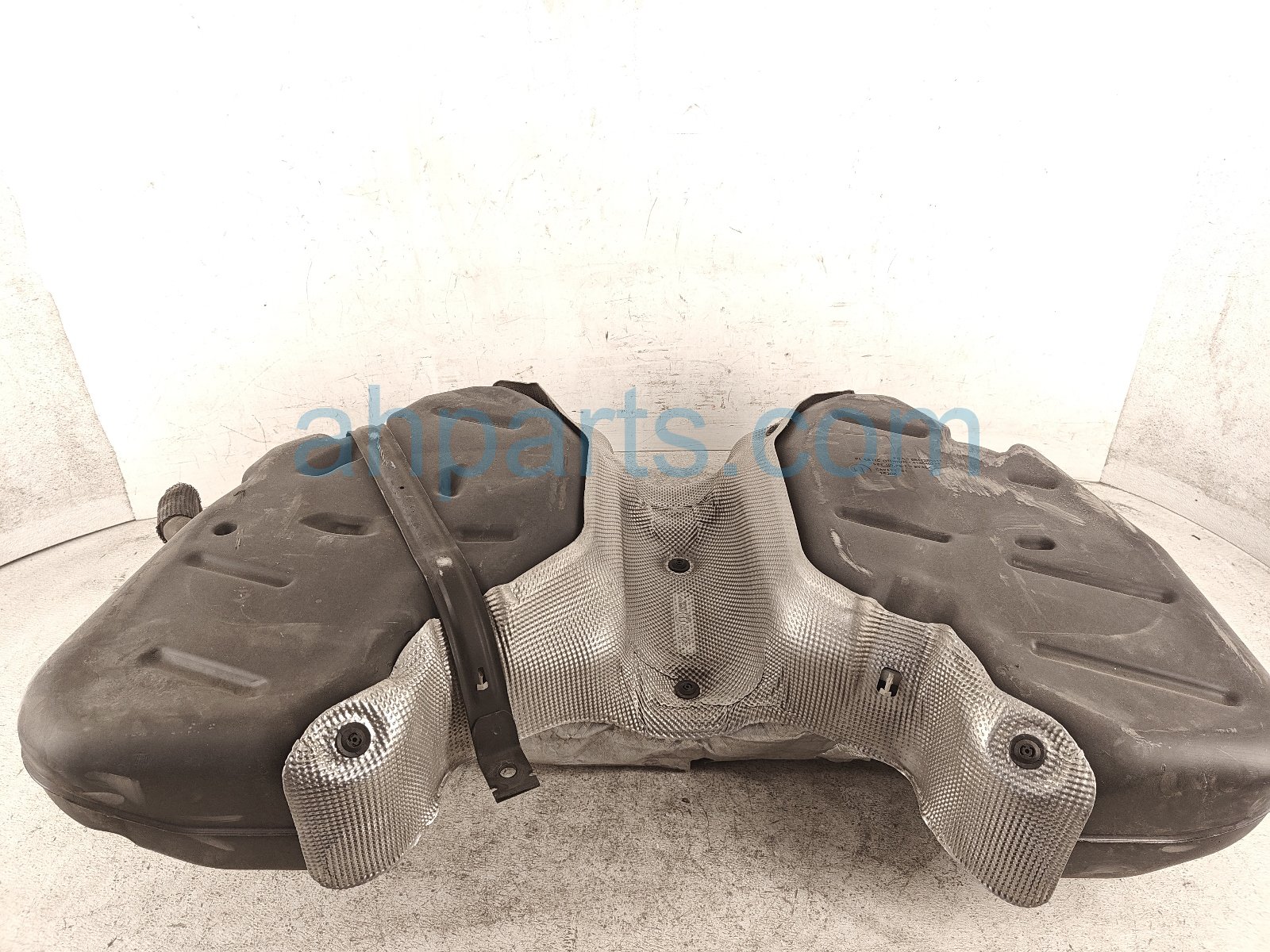 2024 Jeep Grand Cherokee Gas / Fuel Tank 68538080AD Replacement 2024 Jeep Grand Cherokee Gas / Fuel Tank 68538080AD Replacement thumbnail