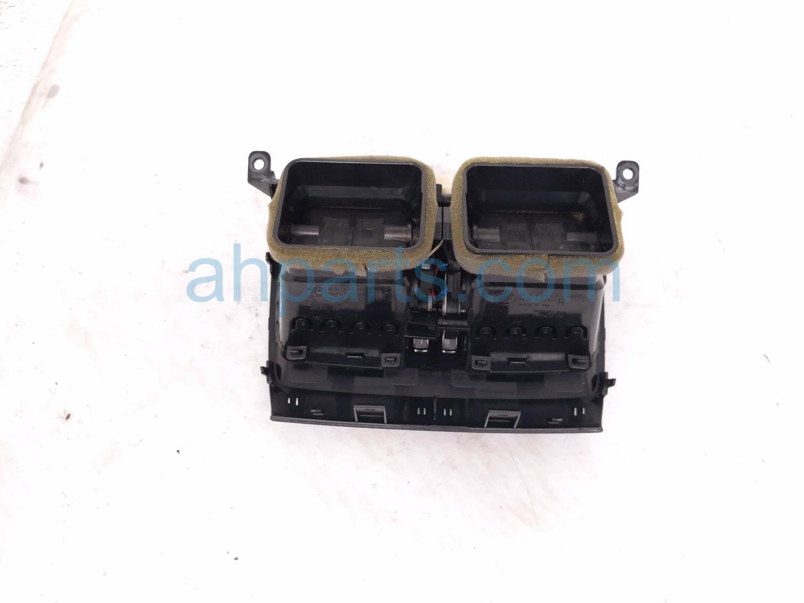 2018 BMW X5 Rear Center Console Air Vent Blk 64229252012 Replacement 2018 BMW X5 Rear Center Console Air Vent Blk 64229252012 Replacement thumbnail