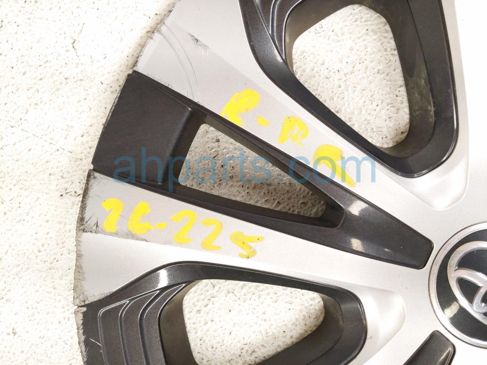 2022 Toyota Prius Hub Rear Passenger 15" Wheel Cover Cap Prime 42602 47261 Replacement 2022 Toyota Prius Hub Rear Passenger 15" Wheel Cover Cap Prime 42602 47261 Replacement thumbnail