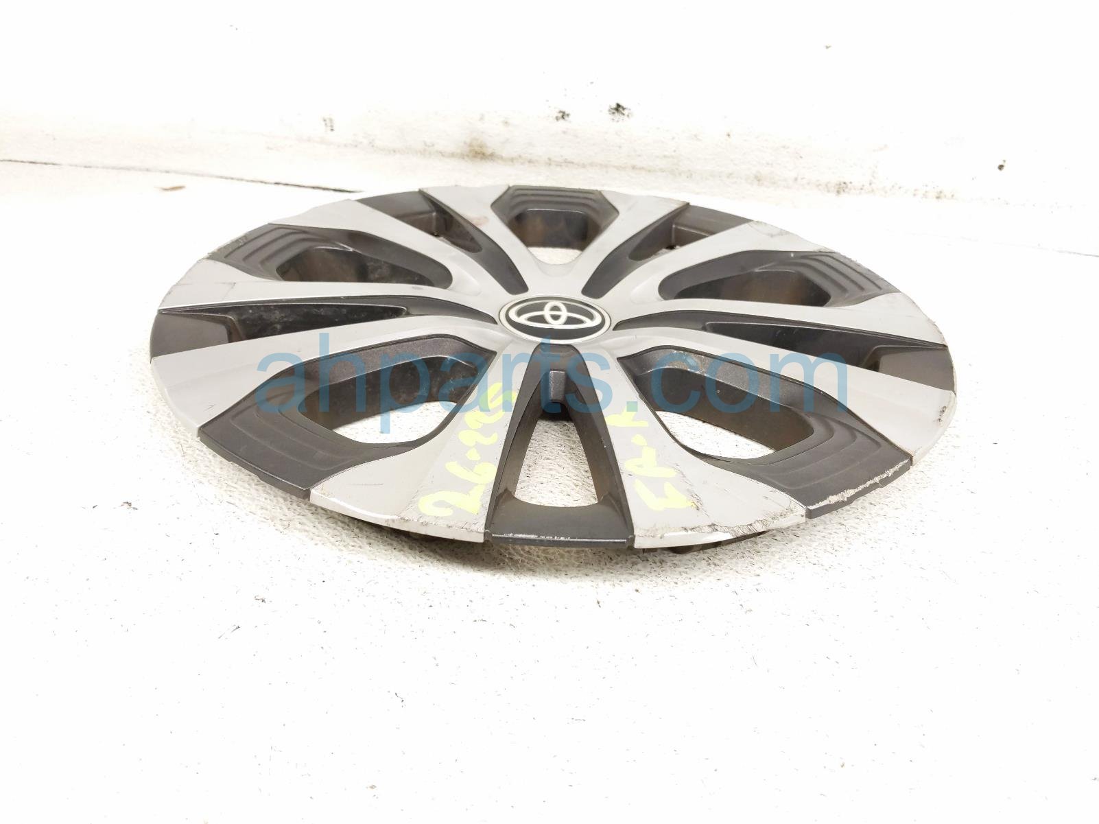2022 Toyota Prius Hub Front Passenger Wheel Cover Cap 42602 47261 Replacement 2022 Toyota Prius Hub Front Passenger Wheel Cover Cap 42602 47261 Replacement thumbnail