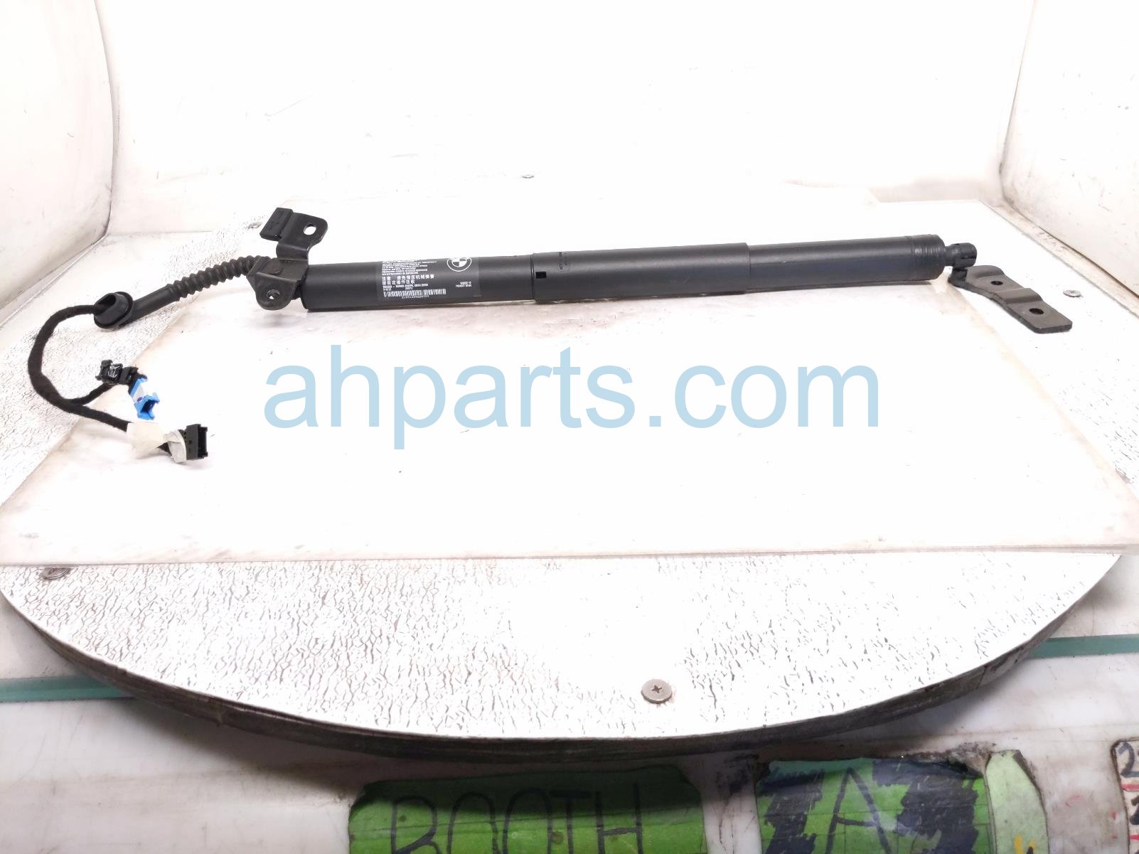 2018 BMW X5 Rear Driver Power Liftgate Strut 51 24 7 294 469 Replacement 2018 BMW X5 Rear Driver Power Liftgate Strut 51 24 7 294 469 Replacement thumbnail