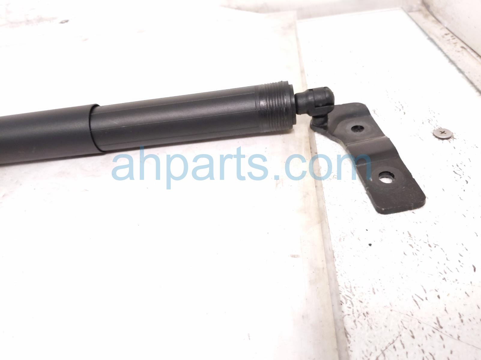 2018 BMW X5 Rear Driver Power Liftgate Strut 51 24 7 294 469 Replacement 2018 BMW X5 Rear Driver Power Liftgate Strut 51 24 7 294 469 Replacement thumbnail