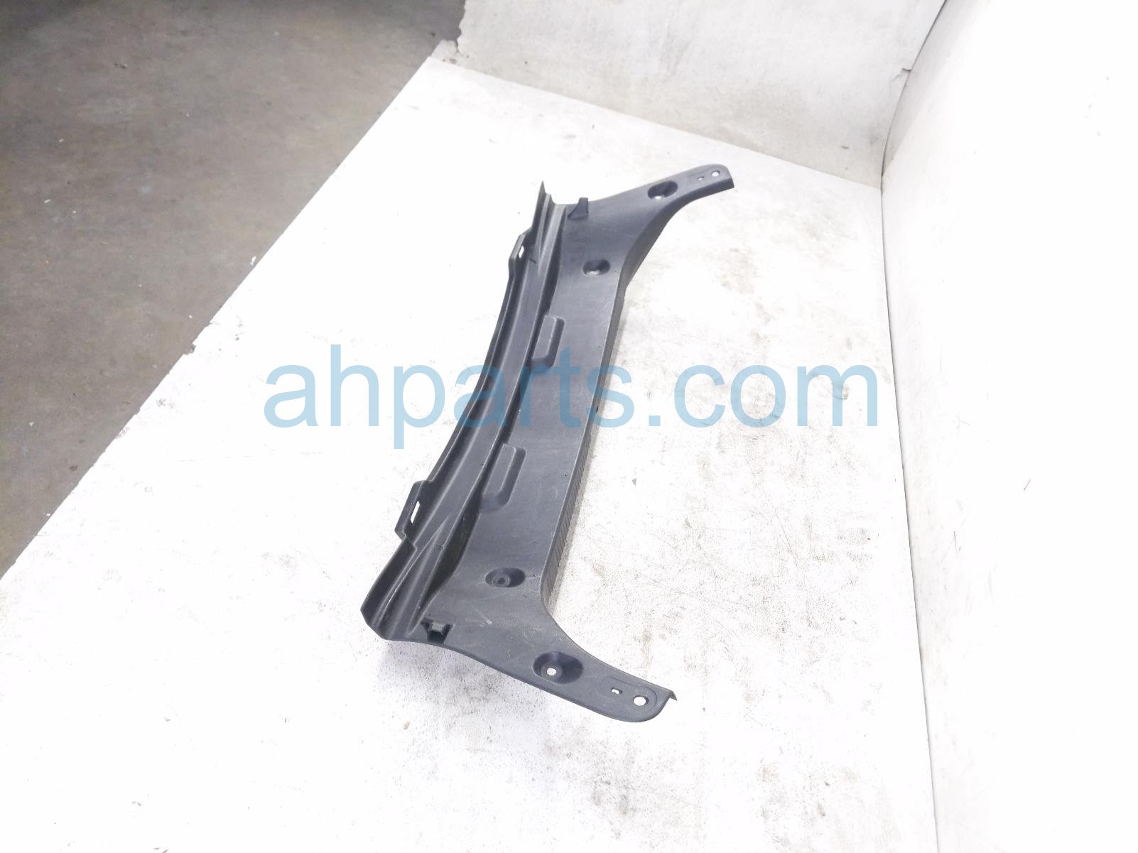 2020 Toyota Avalon Rear Trunk Sill Scuff Plate Black 58387 07020 C0 Replacement 2020 Toyota Avalon Rear Trunk Sill Scuff Plate Black 58387 07020 C0 Replacement thumbnail