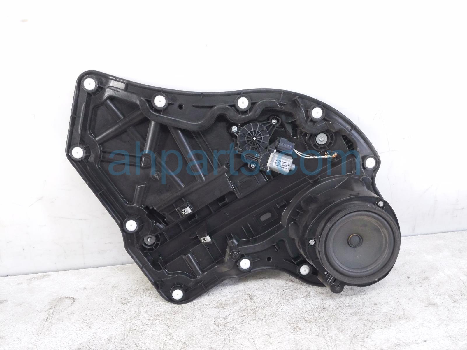2020 Ford Explorer Rear Passenger Window Regulator & Motor LB5Z 5827008 A Replacement 2020 Ford Explorer Rear Passenger Window Regulator & Motor LB5Z 5827008 A Replacement thumbnail