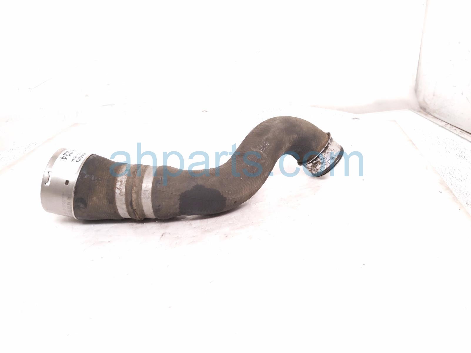 2011 Porsche Panamera Turbocharger Intercooler Hose 4.8t 970 110 156 71 Replacement 2011 Porsche Panamera Turbocharger Intercooler Hose 4.8t 970 110 156 71 Replacement thumbnail