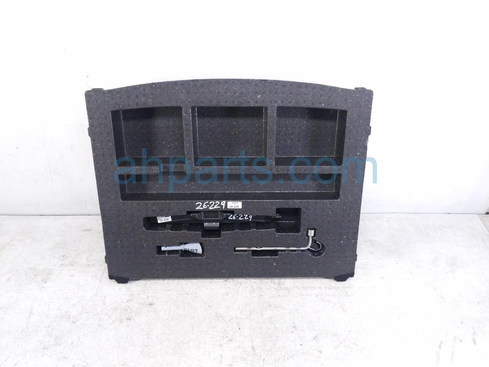 Honda 3 PIECE TOOL + JACK W/FOAM TRAY