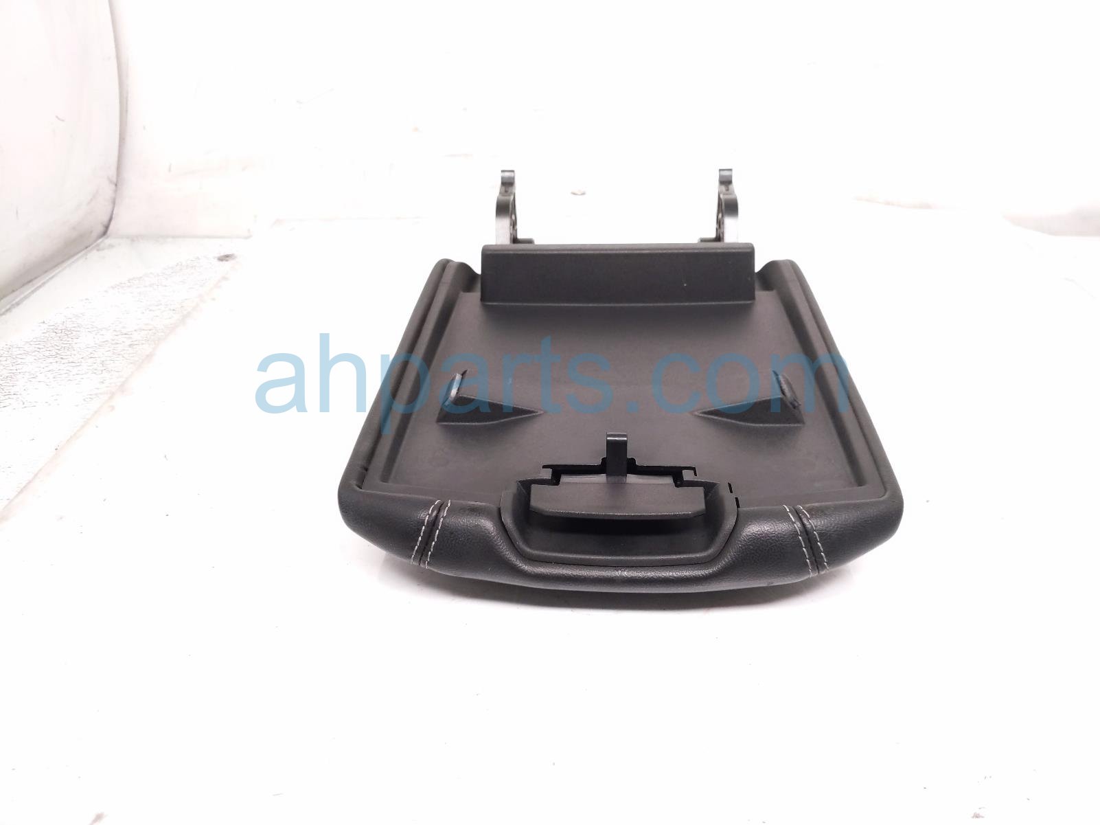 2024 Jeep Grand Cherokee Center Console Lid/armrest Black 7GU07WUCAA Replacement 2024 Jeep Grand Cherokee Center Console Lid/armrest Black 7GU07WUCAA Replacement thumbnail