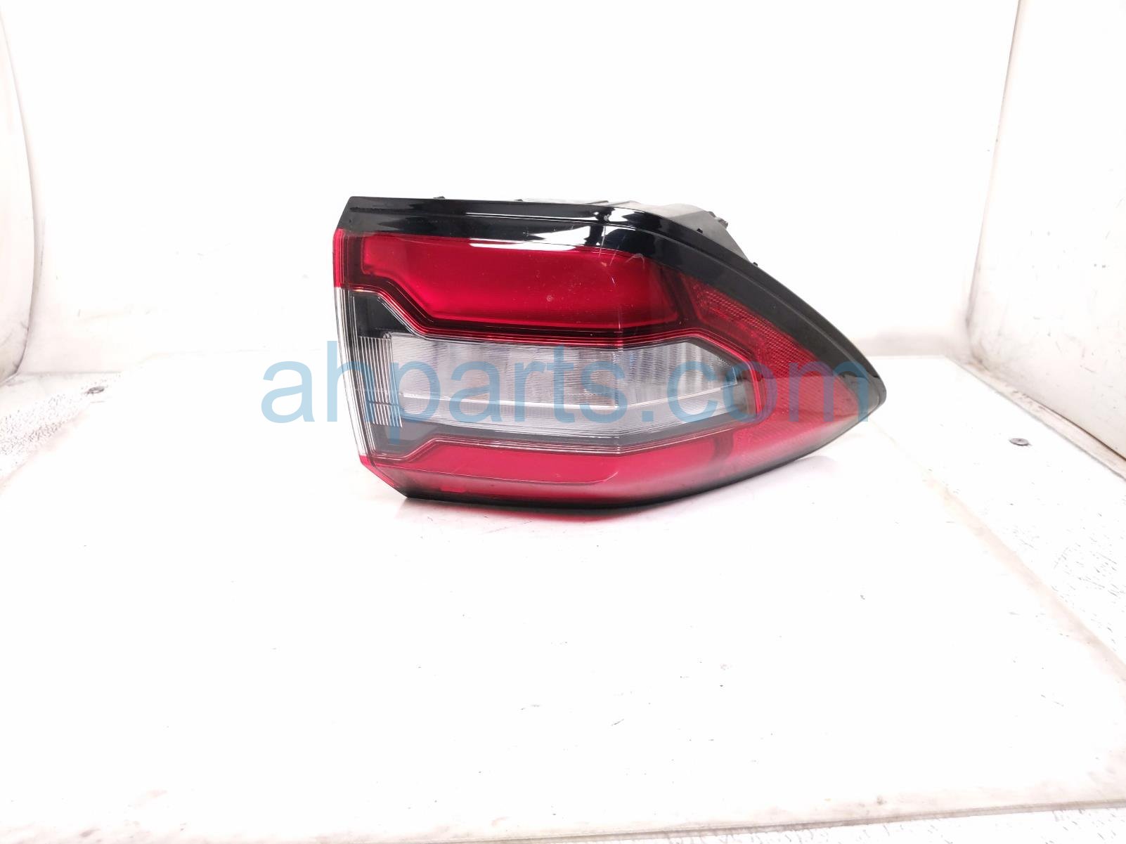 Honda LH TAIL LAMP (ON BODY)