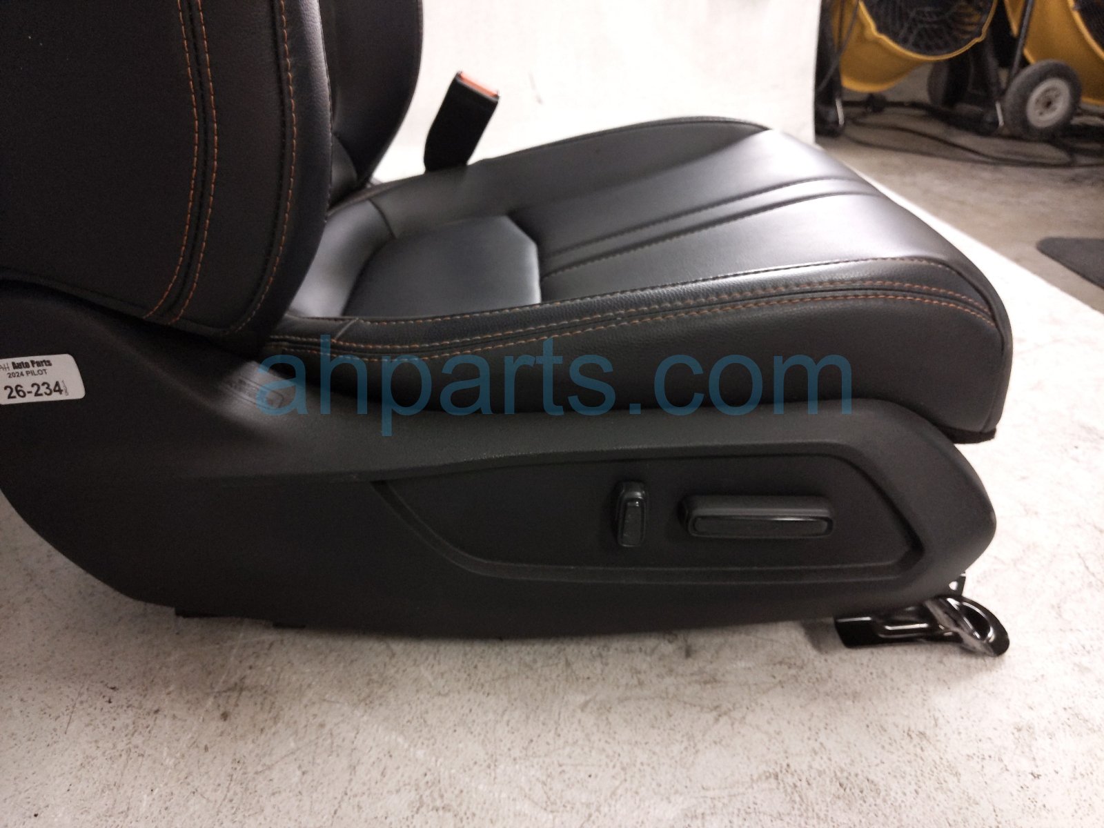 2024 Honda Pilot Front Passenger Seat Black W/o Airbag* 81121 T90 A31ZA Replacement 2024 Honda Pilot Front Passenger Seat Black W/o Airbag* 81121 T90 A31ZA Replacement thumbnail
