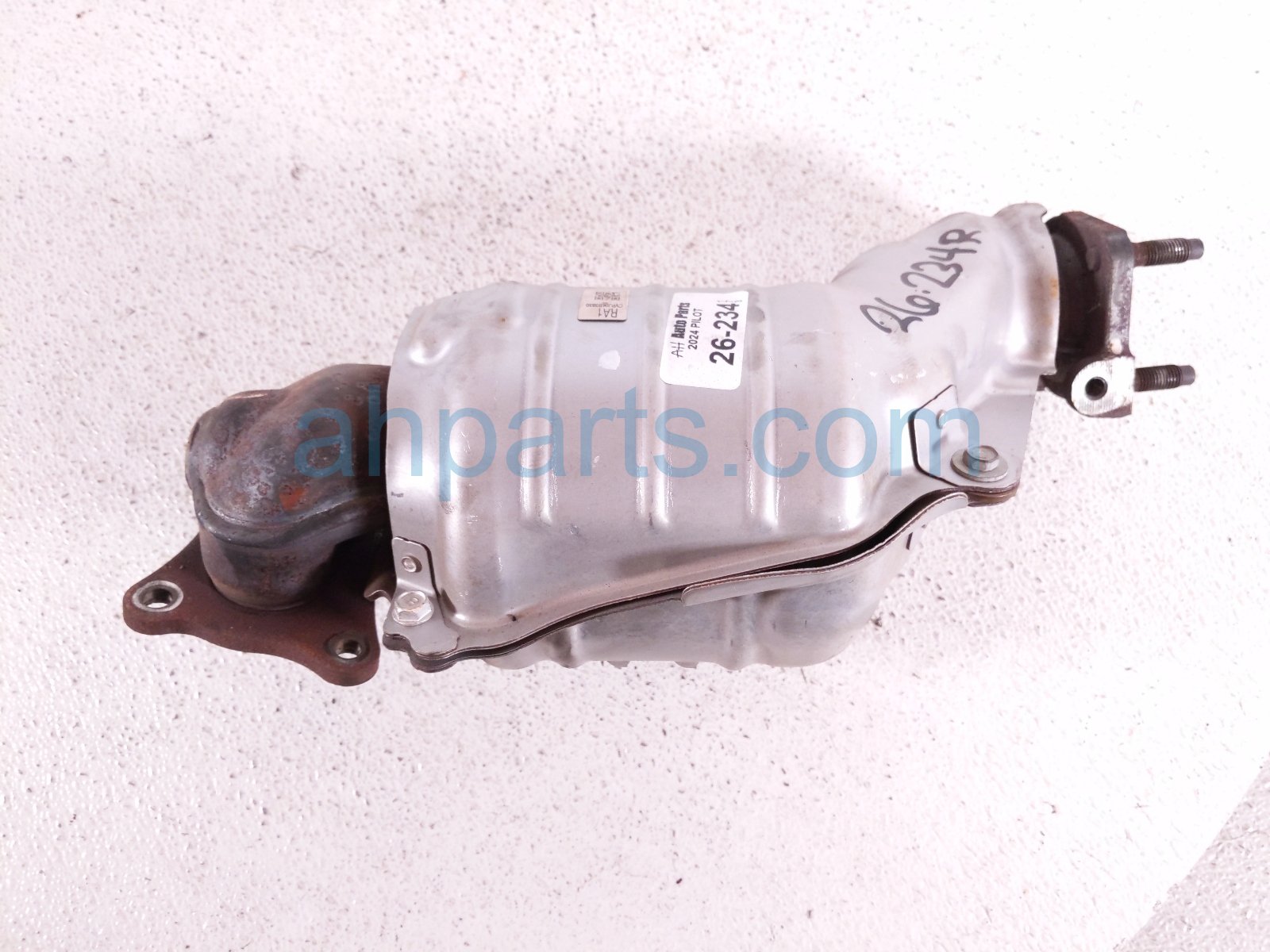 2024 Honda Pilot Rear Exhaust Manifold 18280 6FB A11 Replacement 2024 Honda Pilot Rear Exhaust Manifold 18280 6FB A11 Replacement thumbnail