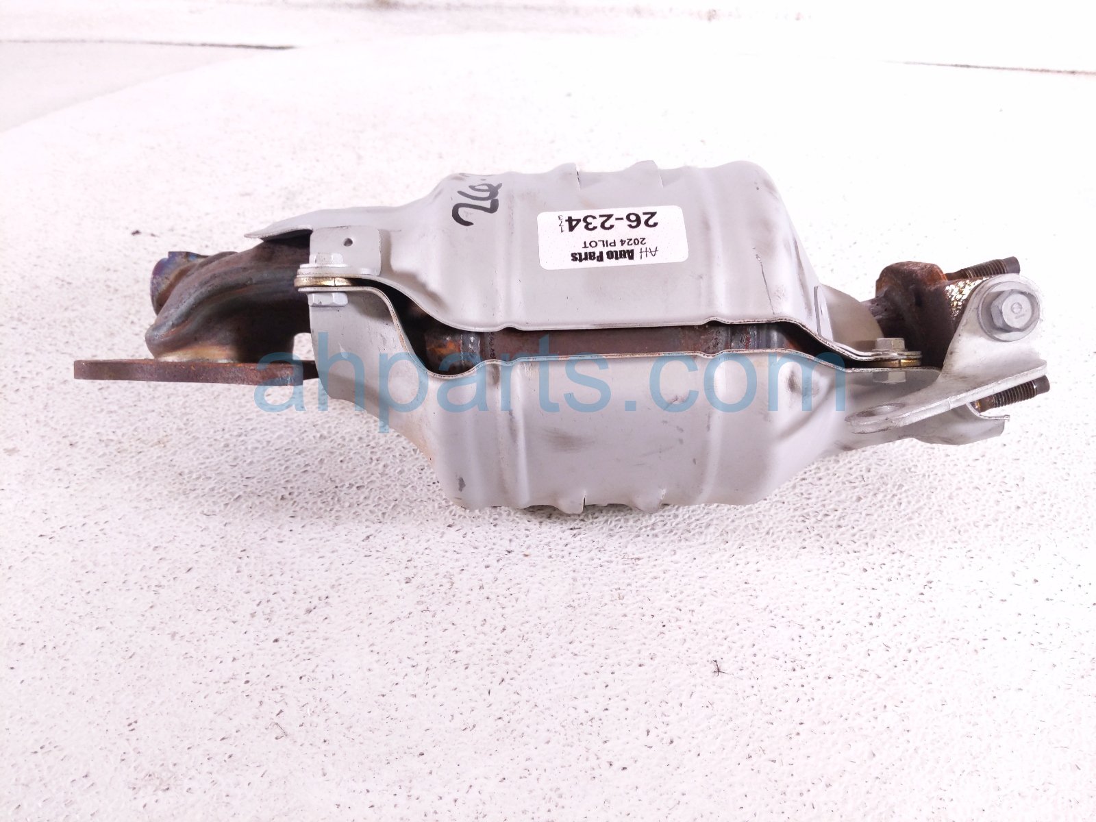 2024 Honda Pilot Front Exhaust Manifold 18180 6FB A10 Replacement 2024 Honda Pilot Front Exhaust Manifold 18180 6FB A10 Replacement thumbnail