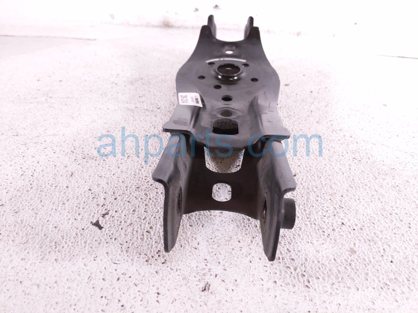 2024 Honda Pilot Rear Driver Spring Seat Lower Control Arm 52356 T90 A01 Replacement 2024 Honda Pilot Rear Driver Spring Seat Lower Control Arm 52356 T90 A01 Replacement thumbnail