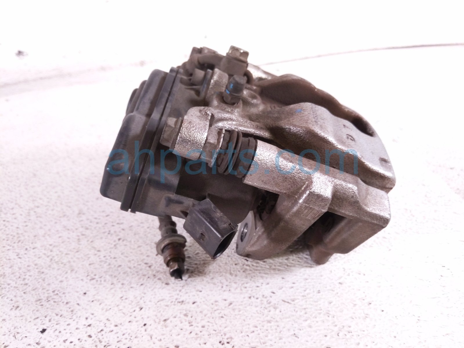 2024 Honda Pilot Core Core Rear Passenger Brake Caliper 43016 TYA A00 Replacement 2024 Honda Pilot Core Core Rear Passenger Brake Caliper 43016 TYA A00 Replacement thumbnail