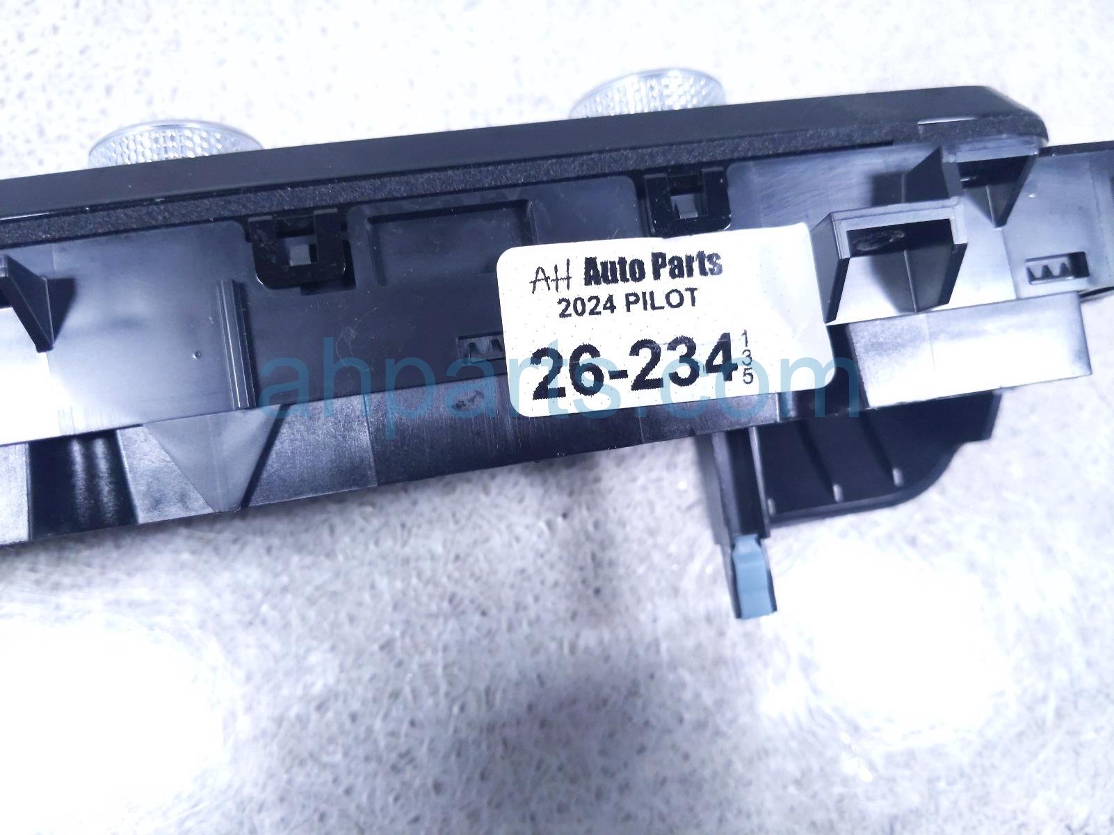 2024 Honda Pilot Temperature Climate Heater/ac Control(on Dash) 79600 T90 A51ZB Replacement 2024 Honda Pilot Temperature Climate Heater/ac Control(on Dash) 79600 T90 A51ZB Replacement thumbnail
