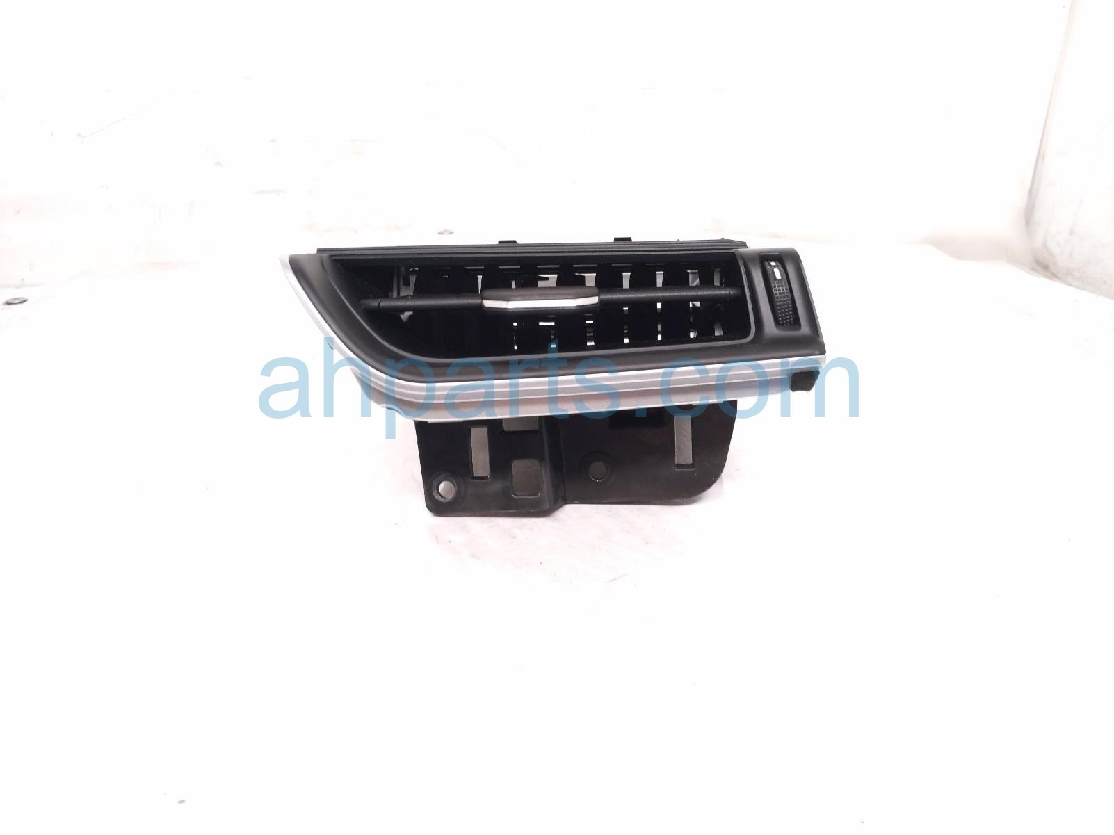 2024 Jeep Grand Cherokee Passenger Dash Air Vent Outlet Blk 6PK901ZLAB Replacement 2024 Jeep Grand Cherokee Passenger Dash Air Vent Outlet Blk 6PK901ZLAB Replacement thumbnail