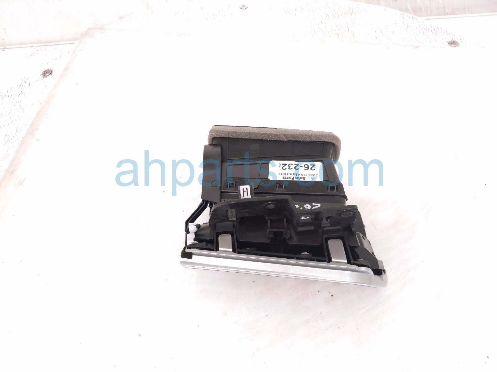 2024 Jeep Grand Cherokee Passenger Dash Air Vent Outlet Blk 6PK901ZLAB Replacement 2024 Jeep Grand Cherokee Passenger Dash Air Vent Outlet Blk 6PK901ZLAB Replacement thumbnail