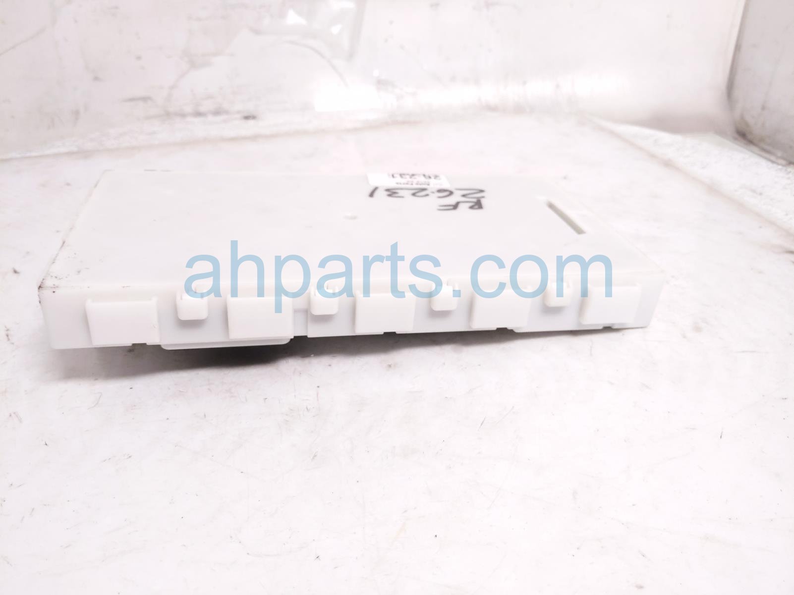 2018 BMW X5 Body Control Module Front Passenger 61 35 8 795 011 Replacement 2018 BMW X5 Body Control Module Front Passenger 61 35 8 795 011 Replacement thumbnail