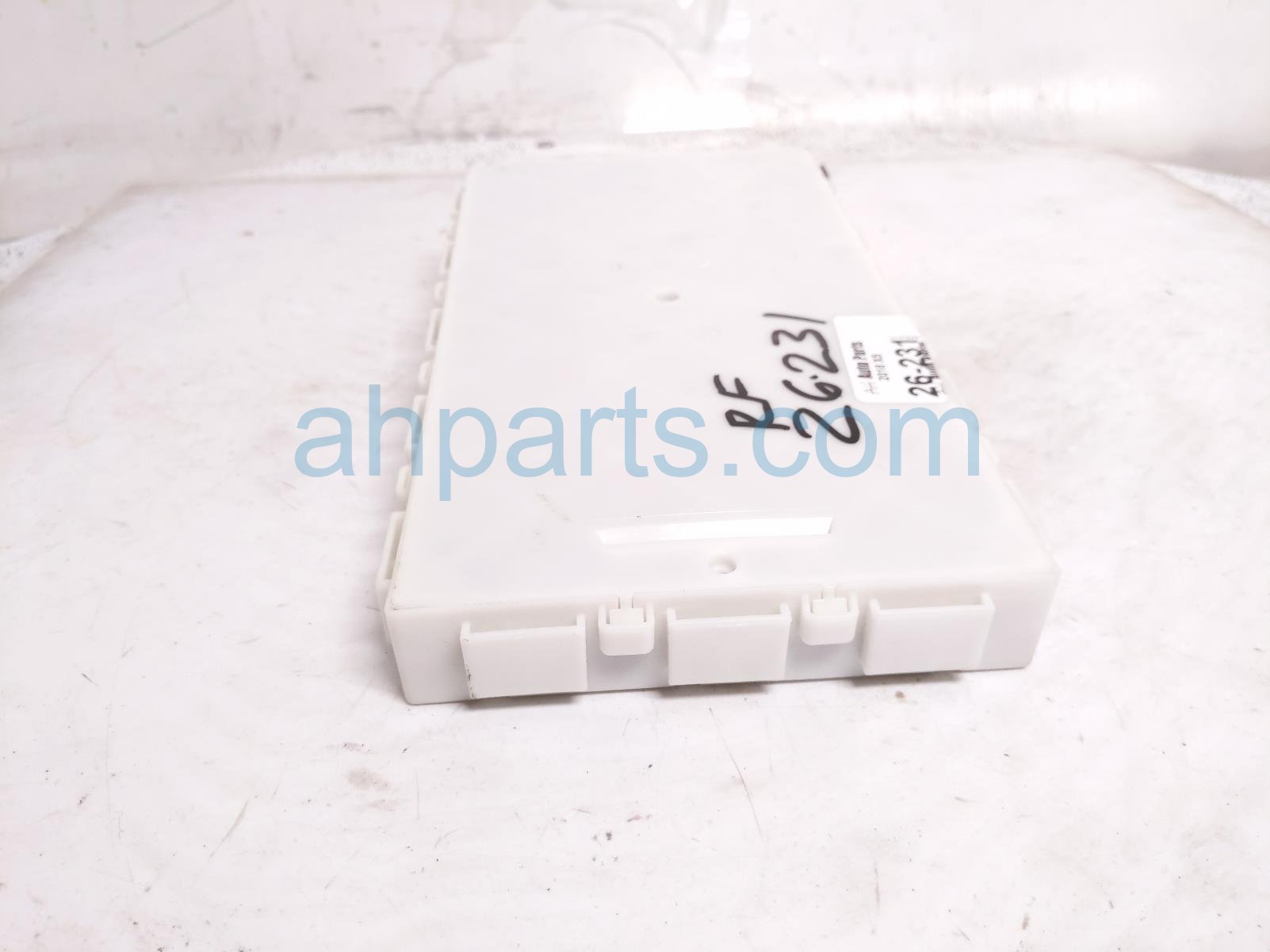 2018 BMW X5 Body Control Module Front Passenger 61 35 8 795 011 Replacement 2018 BMW X5 Body Control Module Front Passenger 61 35 8 795 011 Replacement thumbnail