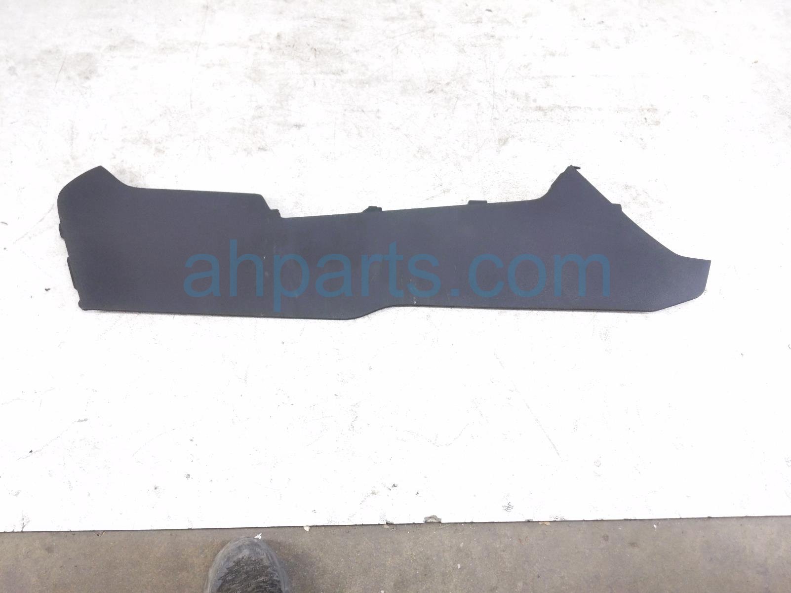 Honda RH CONSOLE SIDE TRIM PANEL - BLK