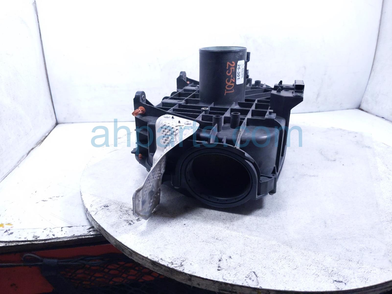 2024 Chevy Corvette Intake Air Cleaner Assembly 6.2l 85008767 Replacement 2024 Chevy Corvette Intake Air Cleaner Assembly 6.2l 85008767 Replacement thumbnail