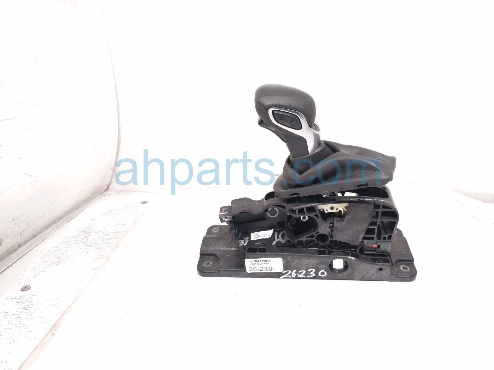 Chevy A/T FLOOR SHIFTER W/KNOB - 3.6L AWD