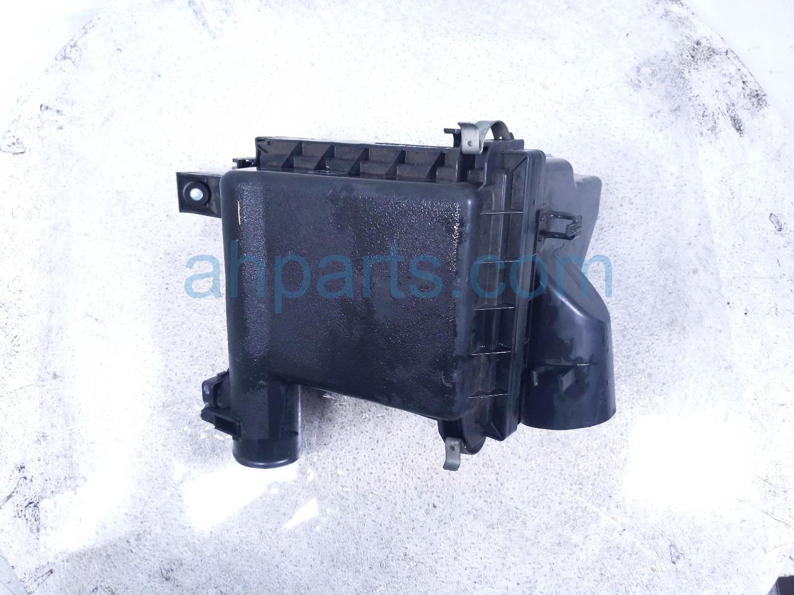 2014 Toyota Prius Air Cleaner Intake Box 17700 37261 Replacement 2014 Toyota Prius Air Cleaner Intake Box 17700 37261 Replacement thumbnail