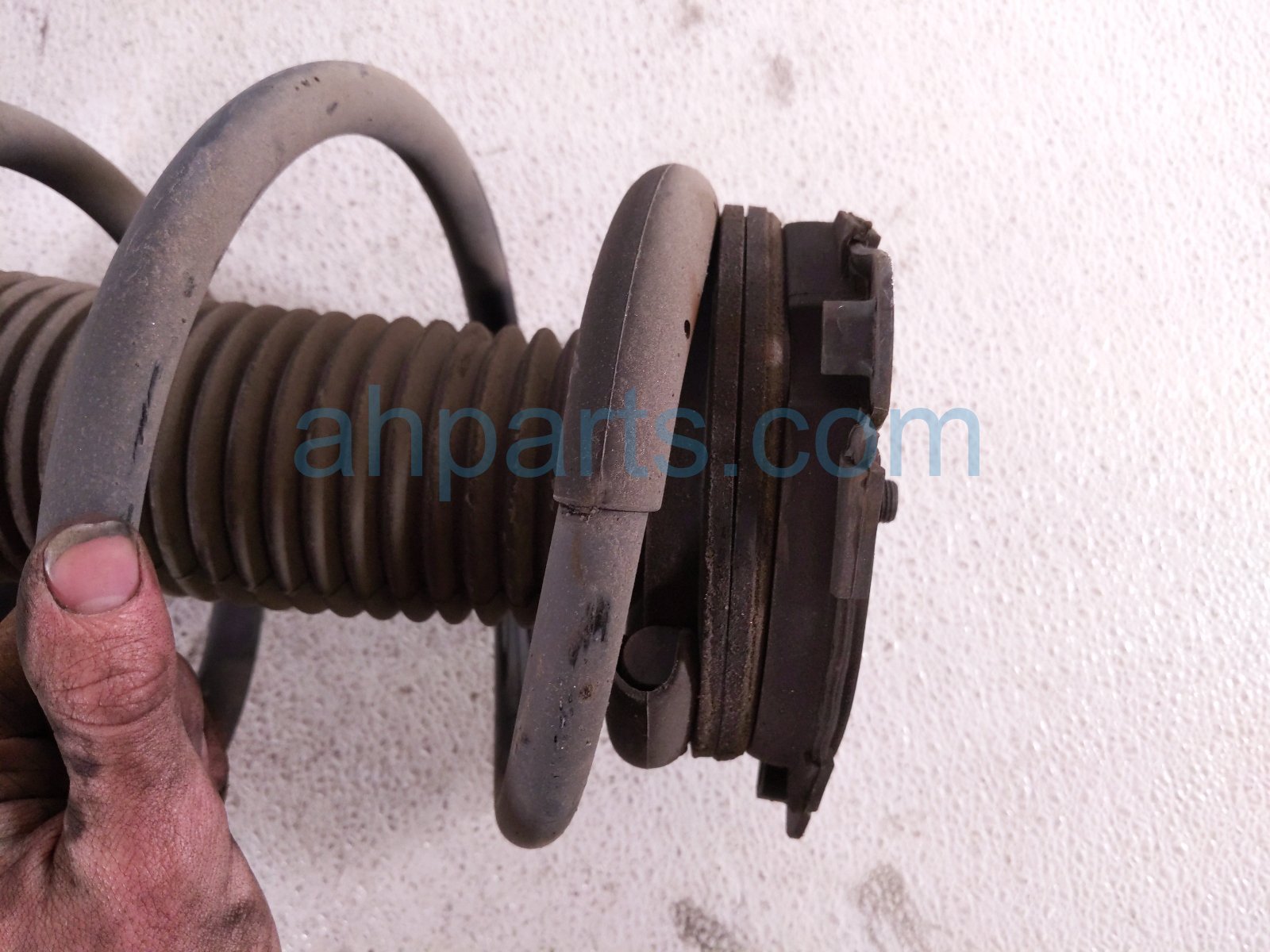 2020 Infiniti Qx60 Front Driver Strut Absorber + Spring E43039NF0A Replacement 2020 Infiniti Qx60 Front Driver Strut Absorber + Spring E43039NF0A Replacement thumbnail