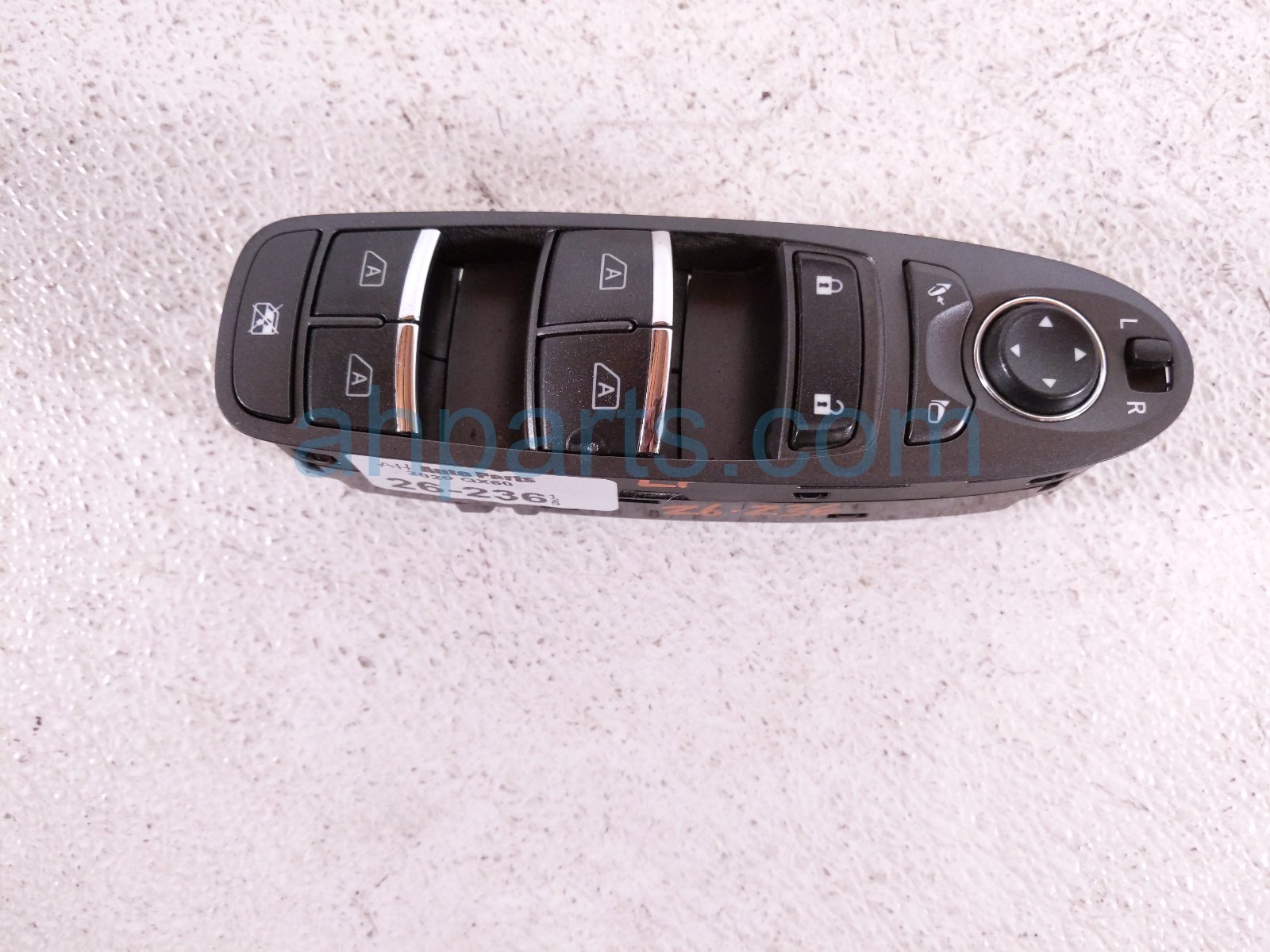 Infiniti MASTER WINDOW CONTROL SWITCH