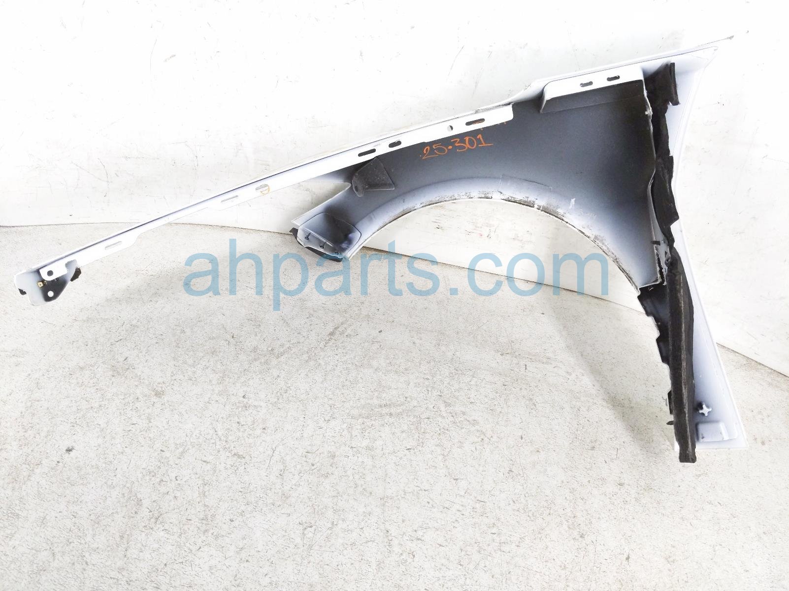 2024 Chevy Corvette Front Passenger Fender White 84824882 Replacement 2024 Chevy Corvette Front Passenger Fender White 84824882 Replacement thumbnail